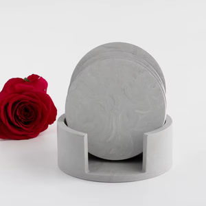 Ensemble de sous-verres en marbre de pierre faits à la main, 4 pièces, gris clair, support en jesmonite, décoration d'intérieur - Product Image 1