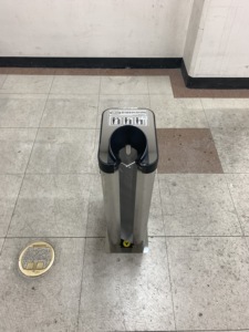 [OP1-H] Distributeur de sacs à parapluie anti-fuite, un couvercle par usage, mobilité fluide, sacs à parapluie fournis, prévention des gouttes - Product Image 3