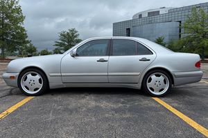 ชื่อสะอาดใช้ MERCEDES-BENZ E55 AMG พร้อมส่ง-ขาย-จัดส่งพร้อมส่ง-จัดส่งถึงบ้าน - Product Image 3