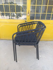 Ensemble de chaises empilables noires 2 pièces avec corde et métal bon marché en gros pour mobilier de jardin extérieur fabriqué au Vietnam - Product Image 5