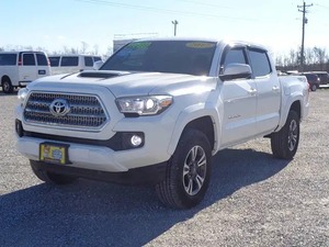Toyota Tacoma TRD Sport Doble Cabina 4x4 2017 Usada en Perfectas Condiciones ~25,700 Millas 1 Dueño Paquete TRD Sport - Product Image 2