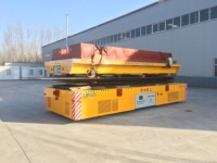 Nouvelle remorque de transfert à moteur en acier robuste pour la manutention de matériaux en usine, fonctionnement sur rail ou sans rail