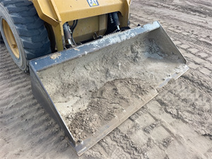 High Quality Skid Steer 2017 CATERPILLAR 242D Loader EPA Skid Steer with Diesel Engine Great Condition - Product Image 5