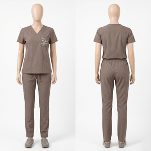 Uniforme Médico Premium de Poliéster, Rayón y Spandex, 180 GSM, Color Marrón, Cuello en V, Dos Bolsillos, con Logotipo Personalizado por Transferencia Térmica - Product Image 6