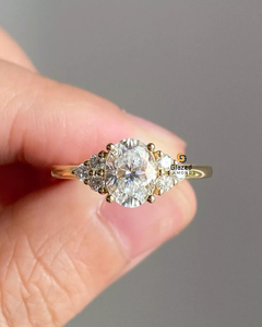 แหวนหมั้น925สเตอร์ลิงสีเงินกำหนดขนาดเองได้พร้อมวงรีทรงวีวีวีเอสมอิสซาไนต์ฮาโลสีไร้สีสำหรับผู้หญิง - Product Image 1