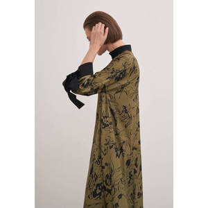 Robe de soirée longue à imprimé floral, coupe trapèze, avec détail manches, pour mariage ou soirée - Product Image 4
