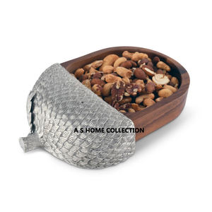 ชามช็อคโกแลตตกแต่งที่เป็นเอกลักษณ์ทำจากไม้และโลหะรูปทรงอัลมอนด์ขัดเงาขัดเงา - Product Image 1