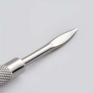 Empujador de Cutículas de Acero Inoxidable de Doble Uso Kaamir Instruments, Acabado Mate Cuadrado, Mango Antideslizante, Reutilizable - Product Image 6