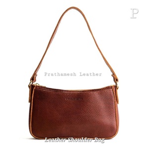 Bolso de hombro de cuero elegante a rayas en relieve intrincados colores ricos superficie texturizada cremallera estilo artístico diseño decorativo - Product Image 3