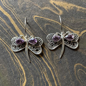 Boucles d'oreilles pendantes tendance en améthyste plaquées or avec perles et diamants, 4,4 grammes, crochet en or rose pour mariages et soirées - Product Image 1