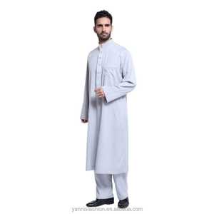 Meilleure qualité Nouveau design élégant Thobes Jubba pour l'Aïd Moyen-Orient Thobe marocain islamique Robe brodée en velours doré pour hommes - Product Image 2