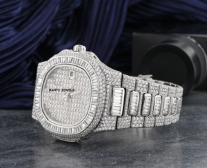 Reloj de Lujo con Incrustaciones de Moissanita, Acero Inoxidable, Esfera de Cristal, Bisel Baguette, Doble Movimiento, Estilo Hip Hop - Product Image 2