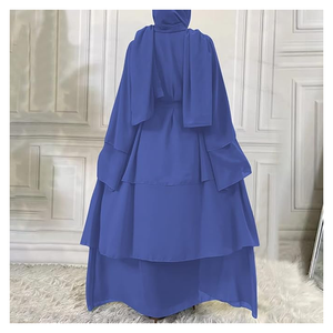 Abaya en crêpe doux pour femme avec une silhouette de manteau moderne et des boutons-pression sur le devant-Une option polyvalente et légère pour les soirées de printemps - Product Image 5
