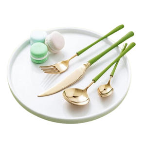 Meilleur ensemble de couverts décoratifs en acier inoxydable argenté de style américain 2 pièces servant pour le dîner et le déjeuner ensemble de couverts en corail - Product Image 3