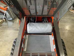 Minicargadora Hurricane HRC 700 con Motor Diésel de 25 HP, Caja de Cambios y Motor - Accesorios de Alta Eficiencia - Product Image 6