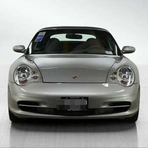 Porsche 911 Carrera 2003 Usado con Poco Kilometraje, Excelente Rendimiento del Motor y Asientos Confortables - Product Image 1