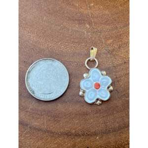 Pendentif Tamara Pinto avec corail et pierres multicolores serties dans un design floral en argent sterling - Product Image 3