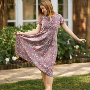 Robe bohème en pur coton Anne, imprimée à la main, motif floral marron et bleu, mode éthique - Product Image 1