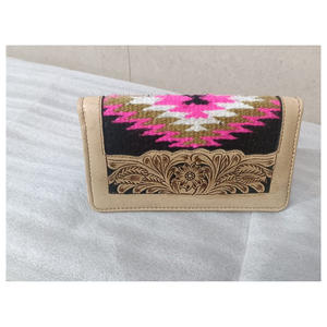 Bolso de mano de diseñador Floral tallado a mano de cuero suave marrón de primera calidad para mujer, fabricantes Unisex de India, superventas - Product Image 3