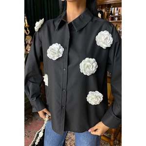 Chemise classique en popeline à imprimé floral et accessoire rose, style 3442 - Product Image 5