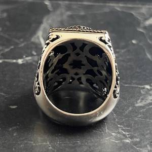 Anillo de Plata de Ley 925 Auténtica para Hombre con Piedra de Ojo de Tigre Marrón Natural Bordada con un Diseño Especial - Product Image 6