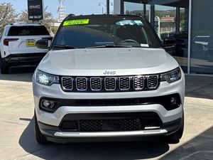 Jeep Compass Limited 4WD USADO de 2025 - Product Image 1