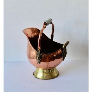 Seau à charbon en cuivre au design intemporel avec poignée en laiton ou en fer pour améliorer les installations de cheminée à l'ancienne - Product Image 2