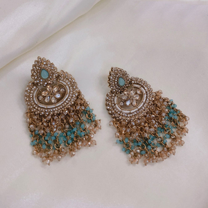 ต่างหูห้อยชุบทองดีไซน์เนอร์พร้อมคริสตัลและไข่มุกเหมาะสำหรับชุดพื้นเมืองและตะวันตก - Product Image 6