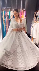 Miroir design attrayant travail blanc Lehenga Choli pour les femmes broderie et séquence travail Lehenga mariage traditionnel indien - Product Image 2