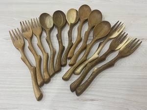 Utensilio de madera sostenible hecho a mano para uso diario - Product Image 3