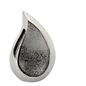 Urnas de lágrima de cremación para adultos de aluminio con esmalte plateado de mariposa con grabado hecho a mano, urnas de lágrima funerarias hechas en India 2024 - Product Image 6