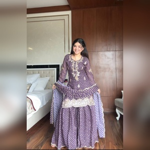 Ensemble ethnique chic multicolore en chinon avec détails de travail en resham et dupatta en chinon fantaisie, collection 2025 - Product Image 4