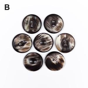 กระดุมเขาควายธรรมชาติสำเร็จรูป สีสันสดใส สำหรับเครื่องประดับเสื้อผ้า คุณภาพสูง - Product Image 1