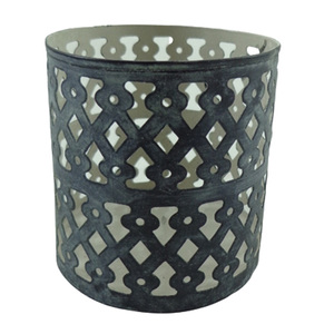 Vente en gros Bougeoir votif en métal gris patiné Pot à bougie au design moderne pour le salon et la décoration de table - Product Image 2