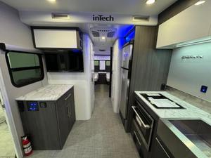 รถบ้านมือสอง inTechs RV Aucta WILLOW ปี 2024 2025 สภาพดีเยี่ยม หรูหรา ทันสมัย เหมาะสำหรับการเดินทางและตั้งแคมป์กลางแจ้ง - Product Image 3