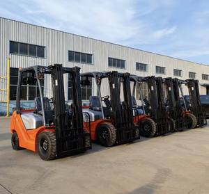 Montacargas Diésel de 6 Toneladas para Terreno Accidentado, Contrapesado, Elevación de 6 Metros, Horquillas de 1070 mm, 1 Año de Garantía, Construcción Robusta - Product Image 1