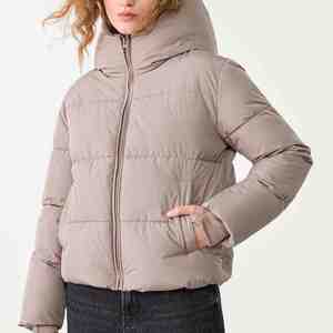 Veste matelassée légère pour femme avec col à capuche, fermeture douce, vêtement d'extérieur uni, doublure en polyester teint - Product Image 1