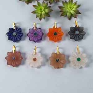 Colgante de abalorio de piedras preciosas de cuarzo rosa tallado de flores de plata 925-Colgante tallado chapado en oro hecho a mano - Product Image 4