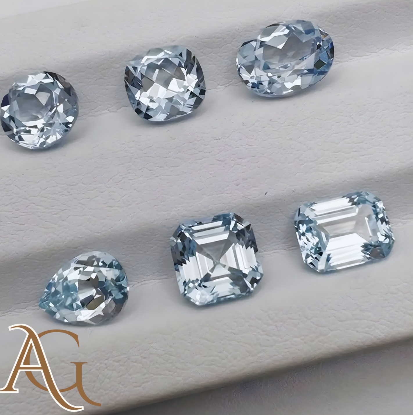 สีเขียวน้ำทะเล