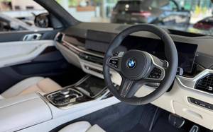 PRIX RÉDUIT POUR BMW X7 40d MHT 2025 NEUVE/OCCASION AVEC GARANTIE PRÊTE À ÊTRE EXPÉDIÉE DANS LE MONDE ENTIER - Product Image 4