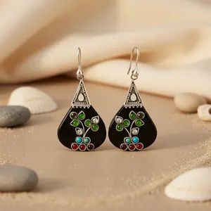 Bijoux pour femmes en argent avec onyx noir, émeraude, diamant et perle d'eau douce en forme de fleur - Product Image 3