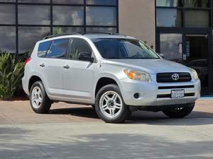 Toyota RAV4 4 portes Base 2.4L 4 cylindres 4 roues motrices SUV d'occasion 2006 - Product Image 3