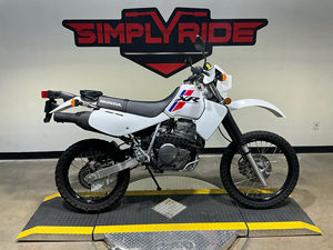 Motocicleta Honda XR650L Doble Propósito, 644cc, Rendimiento Duradero en Carretera y Todoterreno, Nueva en Stock, en Venta - Product Image 1