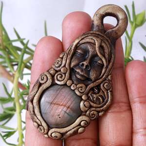 Pendentif unisexe classique en labradorite en argile polymère pour mariages et cultures hindouistes - Product Image 6