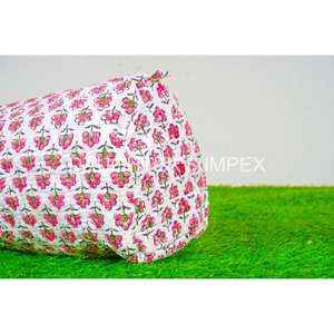 Vente en gros Fabricant indien de trousse de toilette rose matelassé Organisateur de maquillage en coton avec fermeture à glissière Imprimé bloc à la main pour femmes - Product Image 5