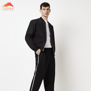 Baja MOQ OEM al por mayor de invierno en Blanco clásico cómodo chaqueta de bombardero para hombre con logotipo bordado personalizado - Product Image 2