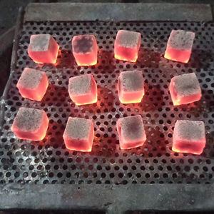 Un imprescindible para los amantes del barbacoa y los entusiastas de la shisha: carbón de cáscara de coco, productos de Indonesia. - Product Image 1