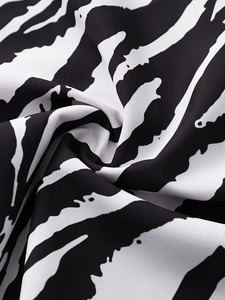 Conjunto de dos piezas de ropa informal de verano para hombre, camisa de manga corta negra, pantalones cortos de secado rápido, transpirable, logotipo personalizado a la moda - Product Image 6