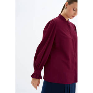 เสื้อผ้าฝ้ายลายดอกไม้สำหรับผู้หญิง คอจีน แขนระบาย - Product Image 2