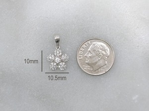 Collier pendentif fleur en or 14 carats avec diamant moissanite VVS de conception optimale pour femme, idée cadeau d'anniversaire à bas prix - Product Image 6